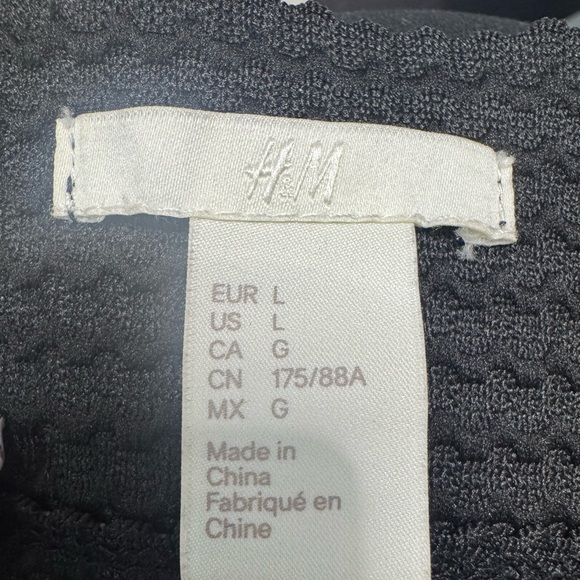 H&M Black Circle Skirt Size Large Flared Silhouette Chic Versatile Women’s Style - Picture 5 of 7